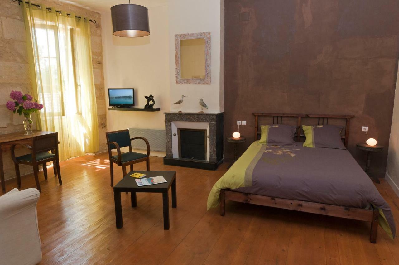 Hôtel Le Logis du médoc à Saint-Yzans-de-Médoc Extérieur photo