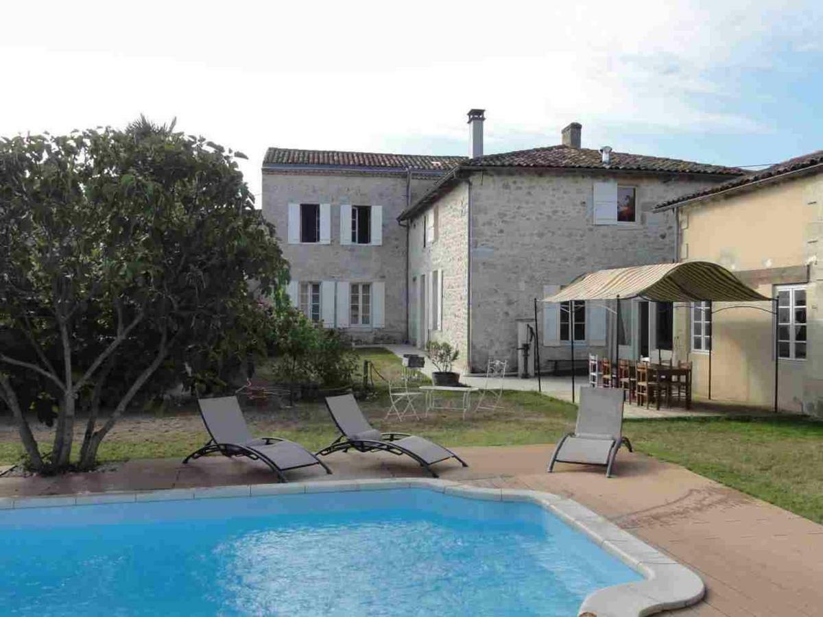 Hôtel Le Logis du médoc à Saint-Yzans-de-Médoc Extérieur photo